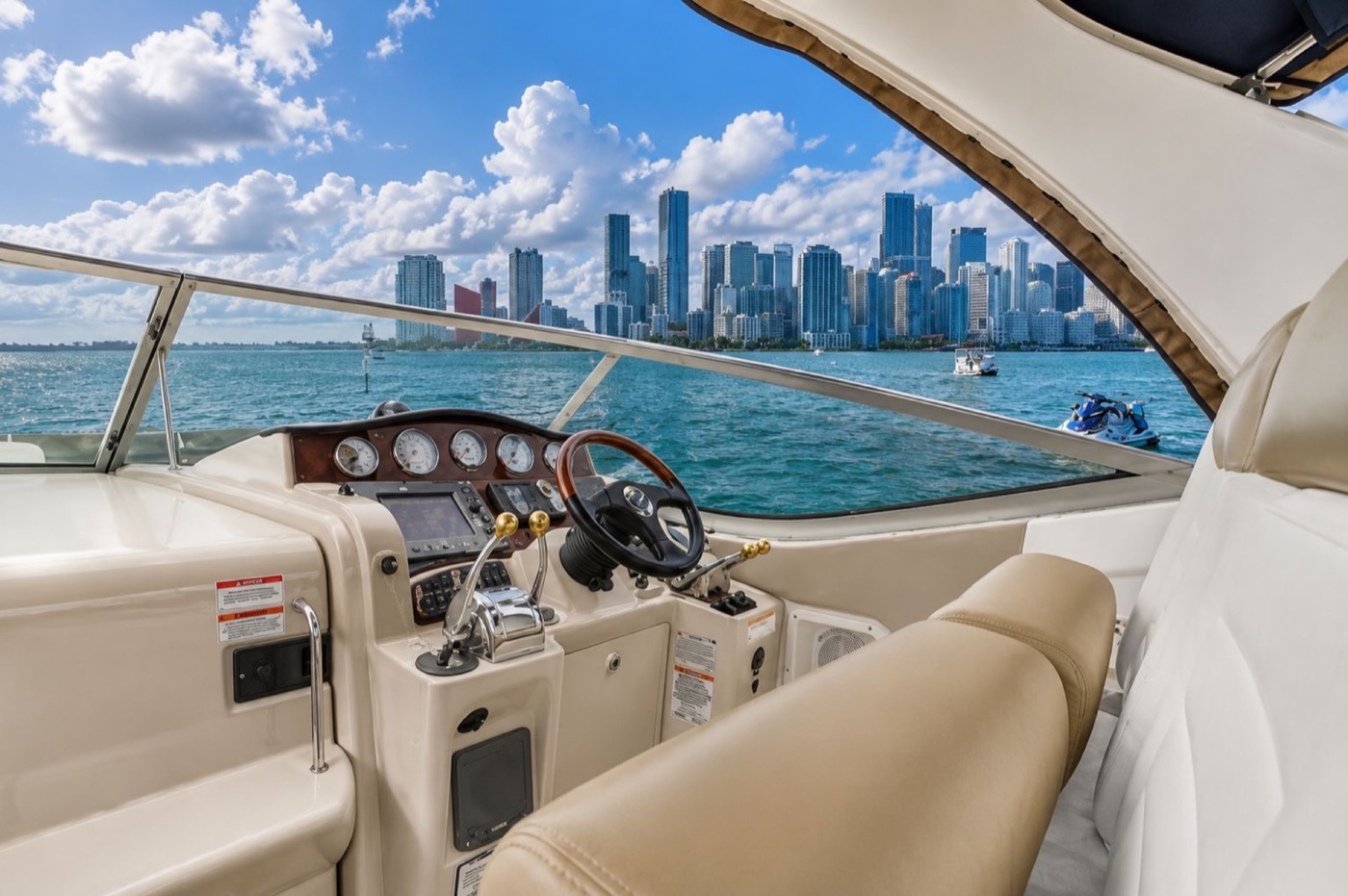Sea Ray 36 — frame 4 of 7