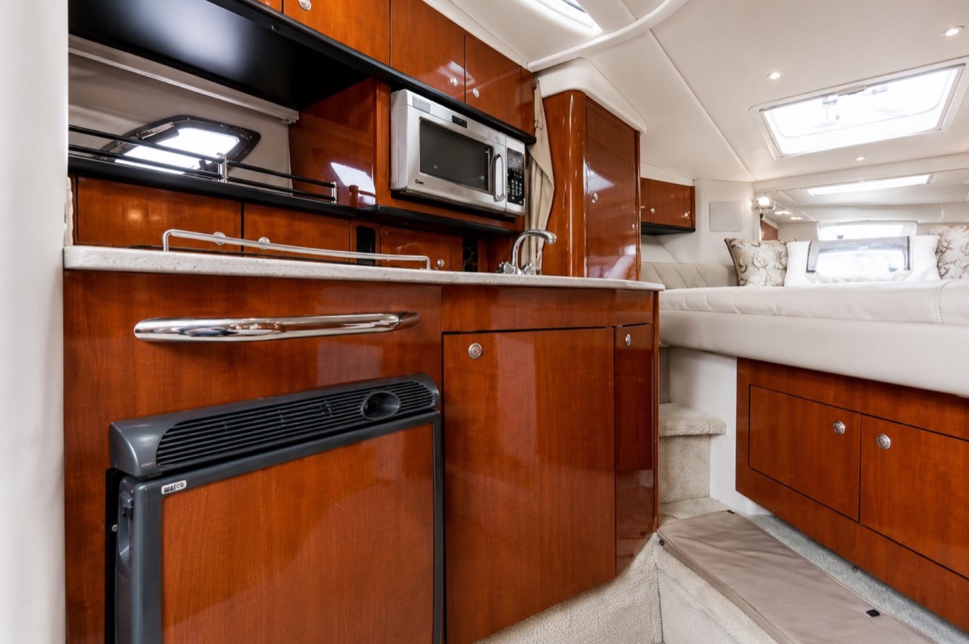 Sea Ray 36 — frame 6 of 7
