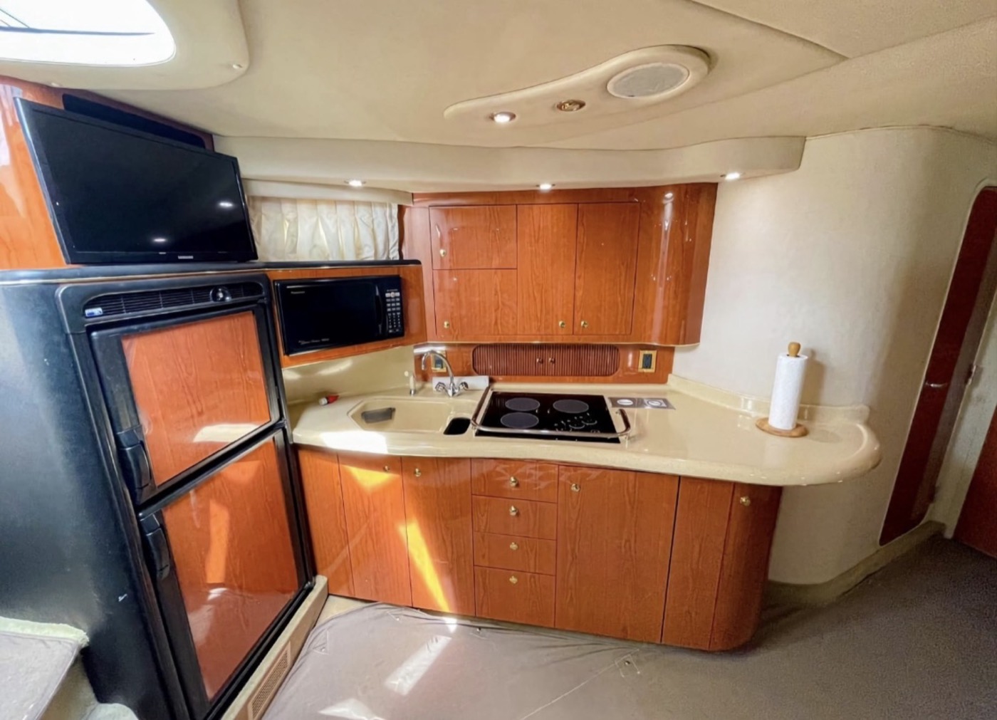 Sea Ray 40 R — frame 9 of 12
