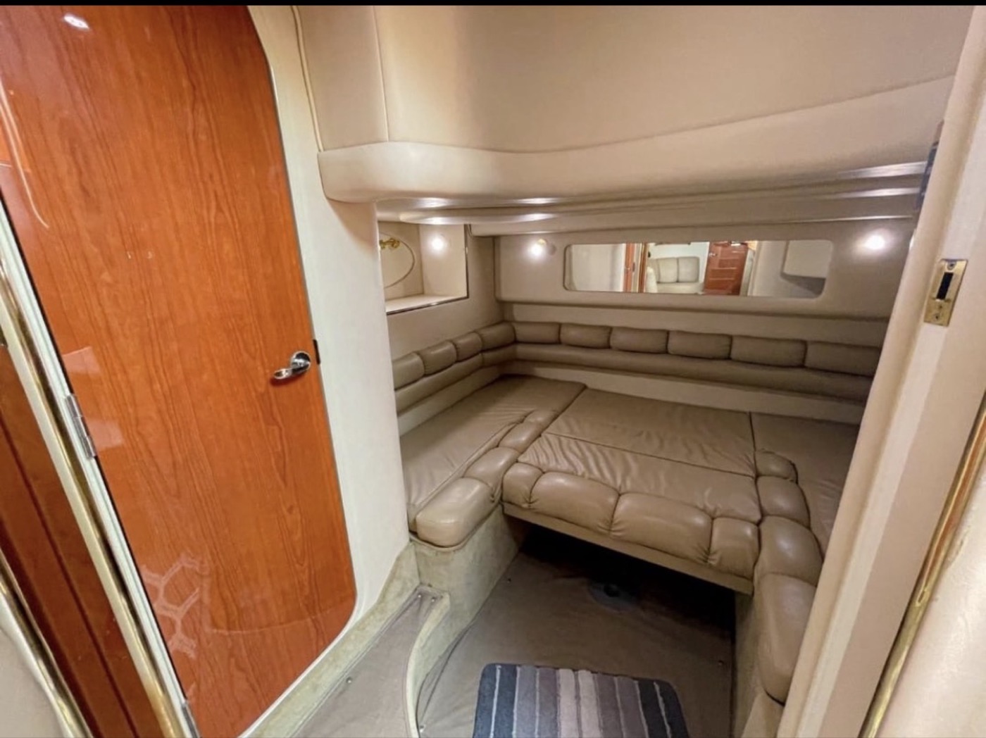 Sea Ray 40 R — frame 10 of 12