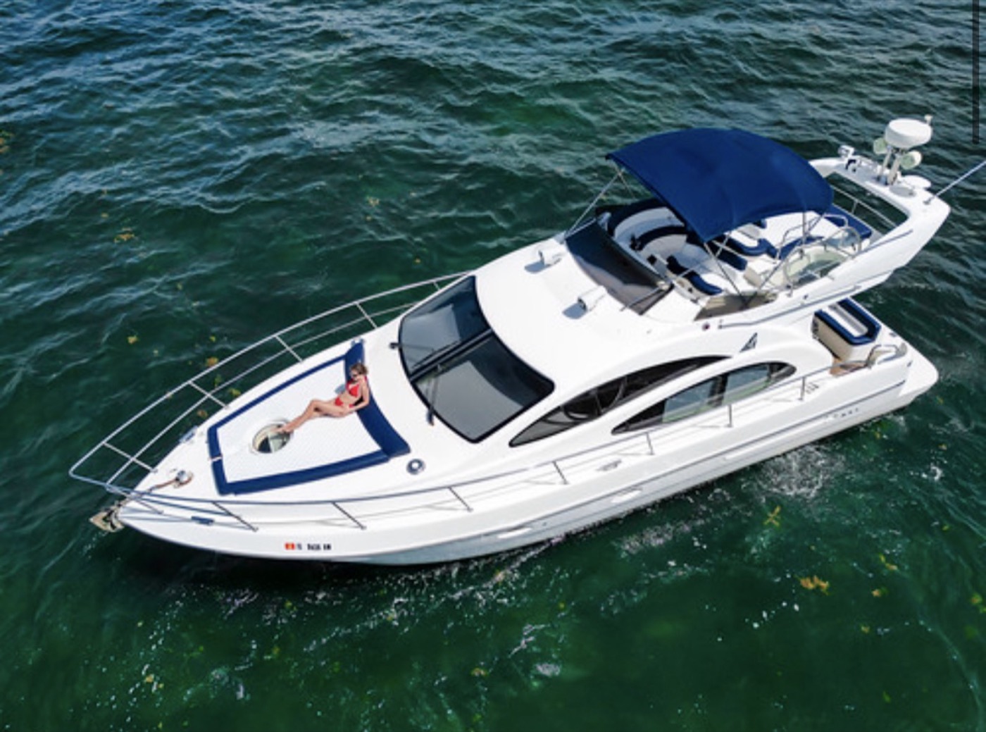 Azimut 50 — frame 4 of 9