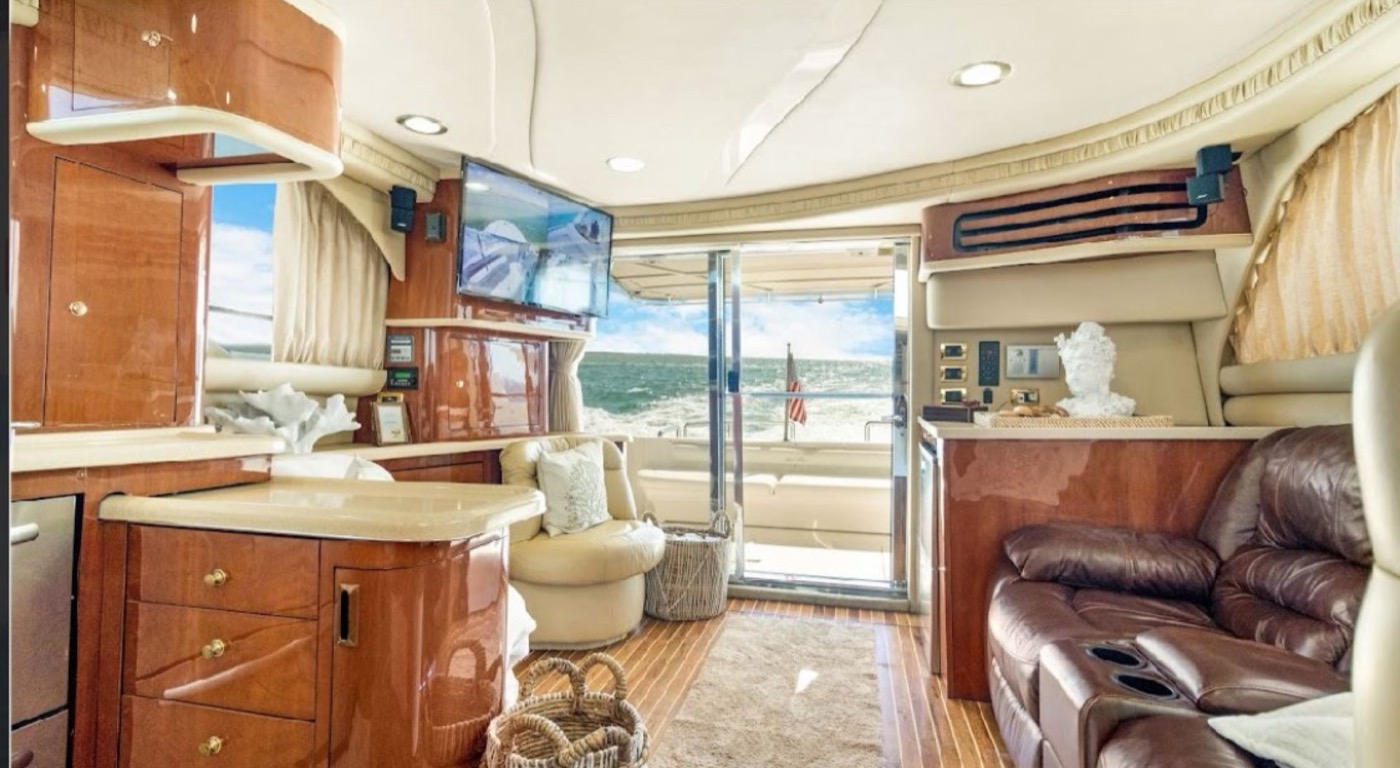 Sea Ray 55 II — frame 4 of 5