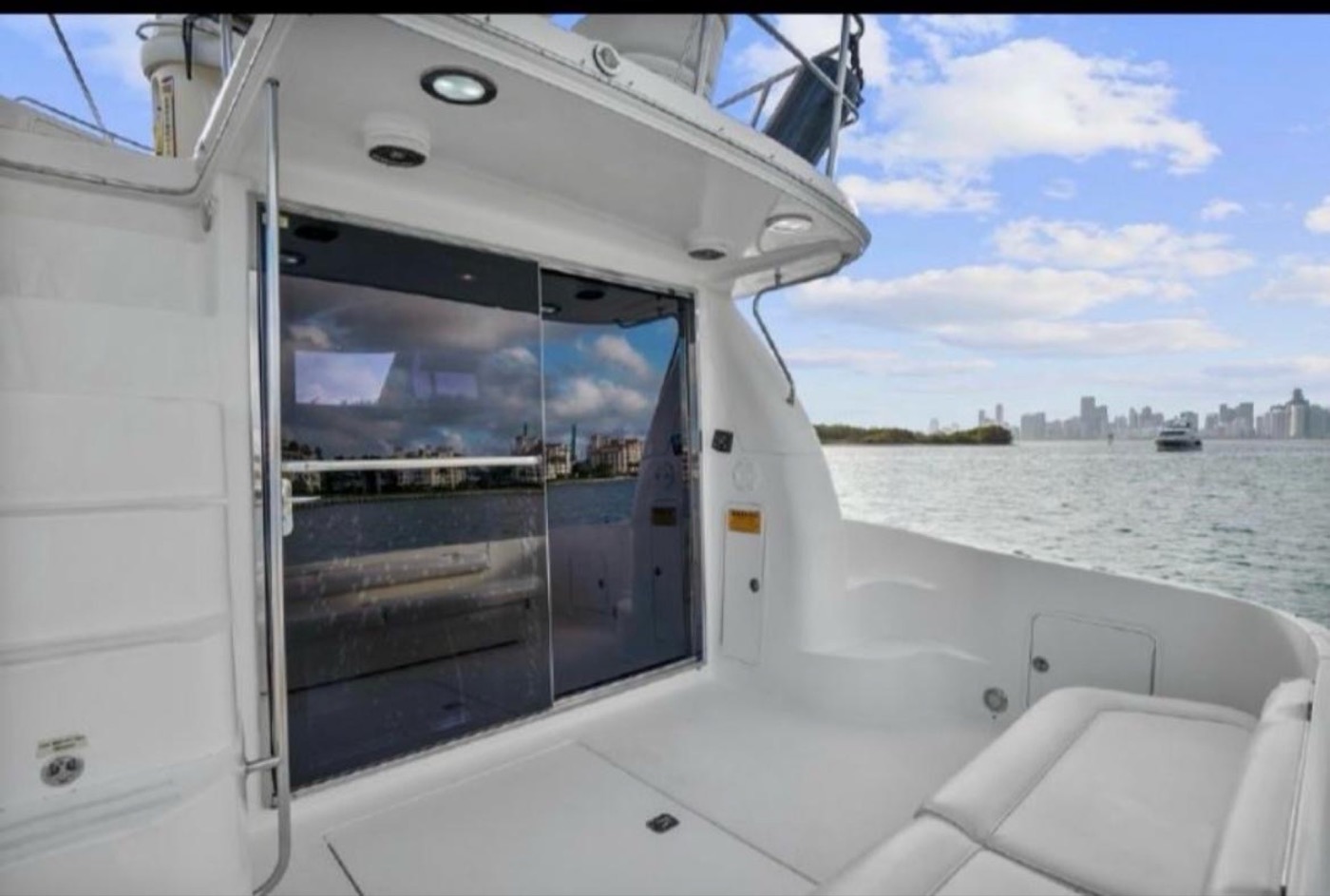 Sea Ray 55 — frame 9 of 20