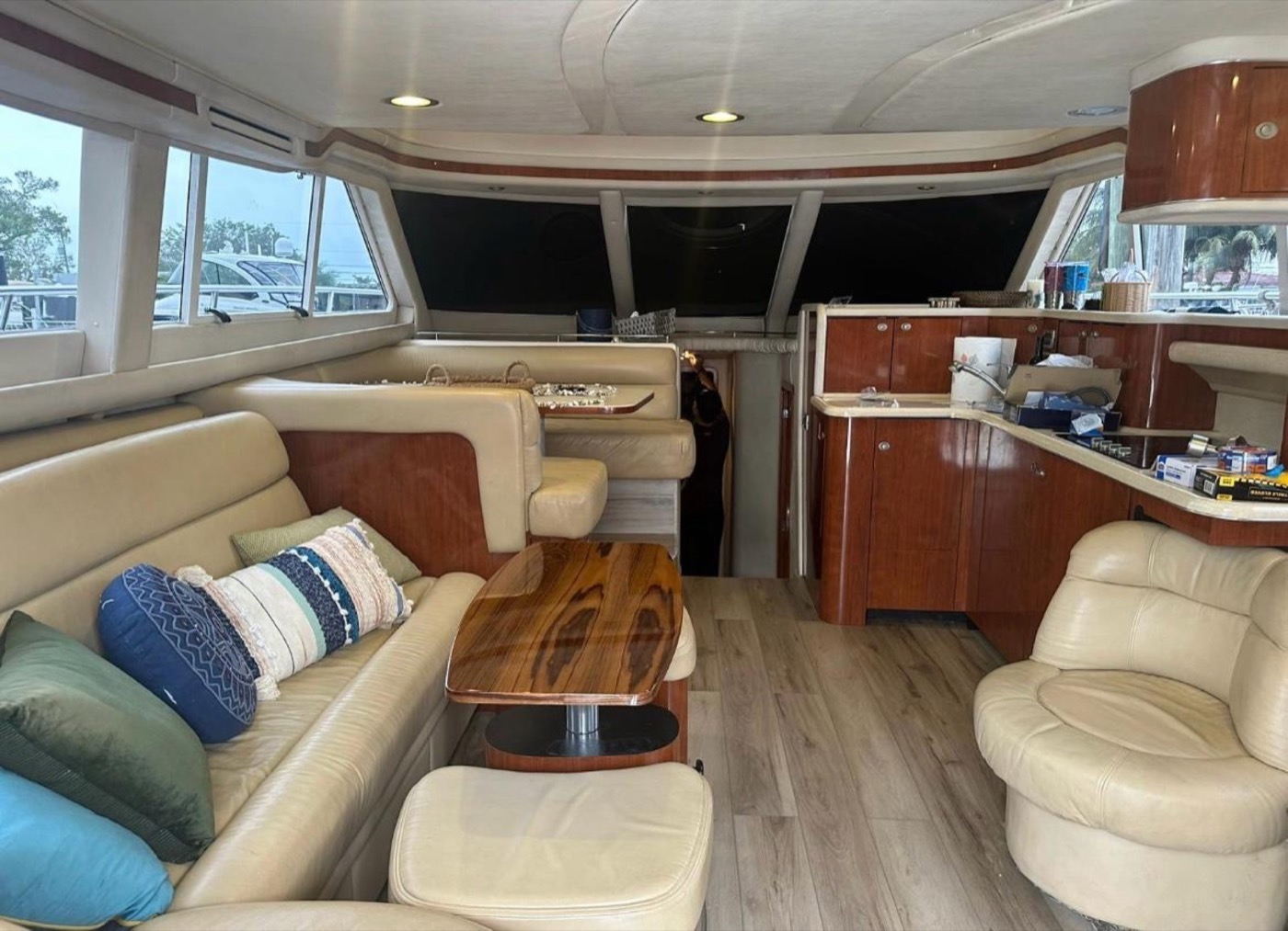 Sea Ray 55 — frame 16 of 20