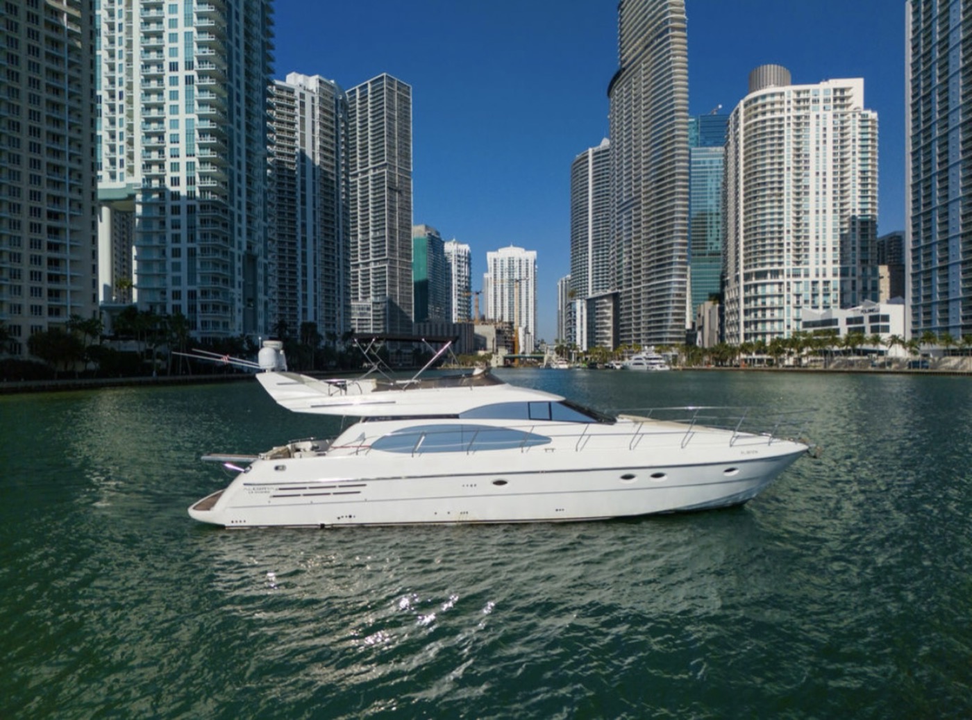 Azimut 65 — frame 12 of 41