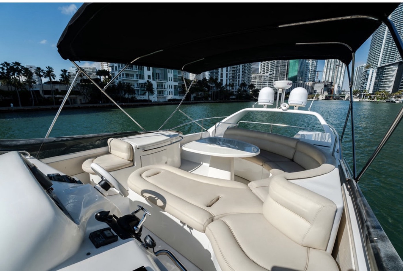 Azimut 65 — frame 26 of 41