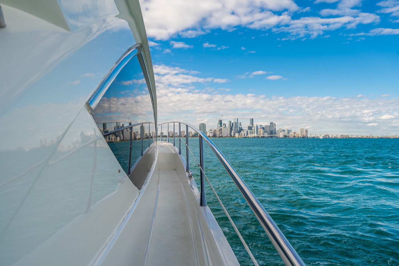 Azimut 70 — frame 6 of 50
