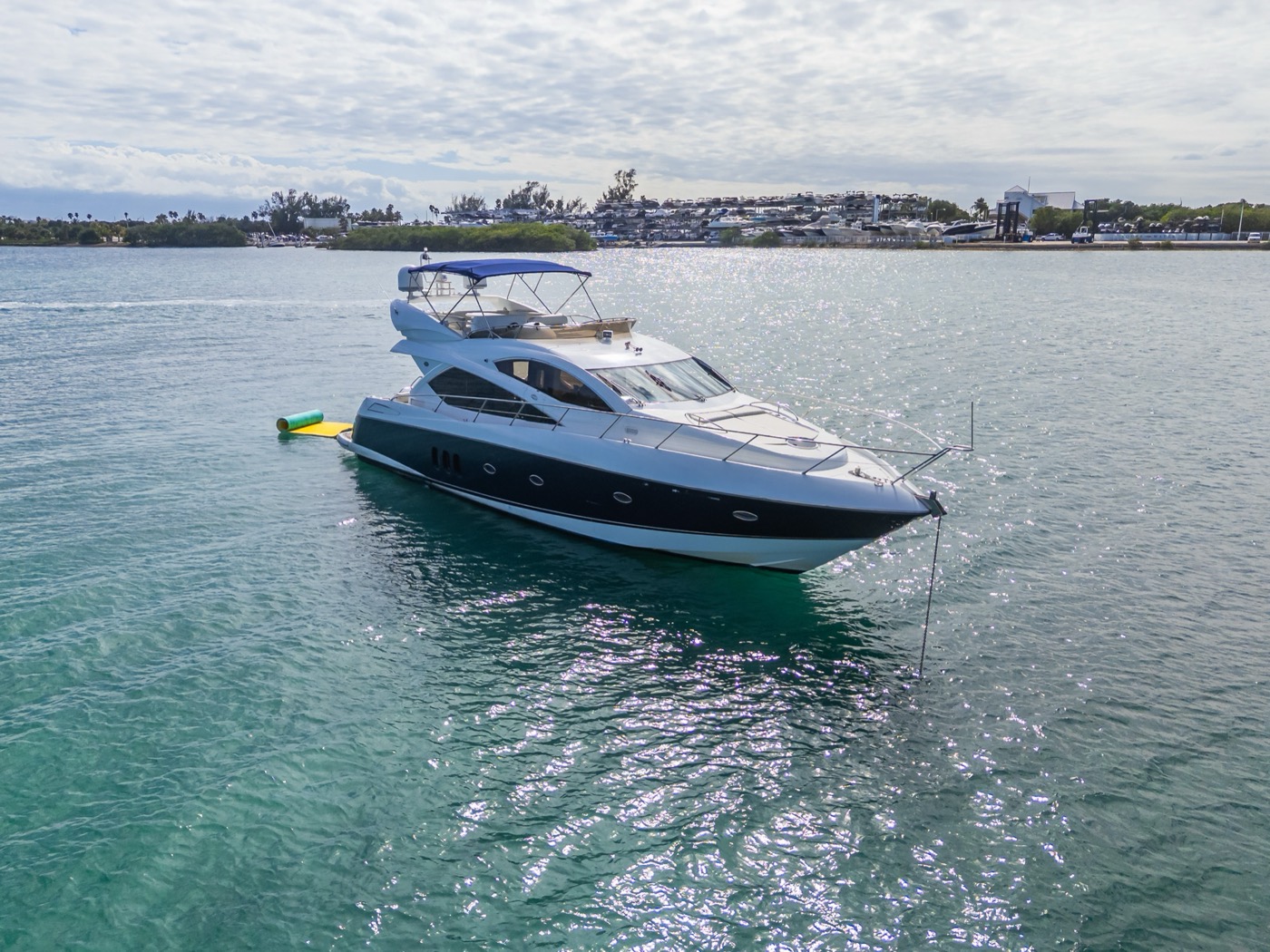 Azimut 70 — frame 9 of 50