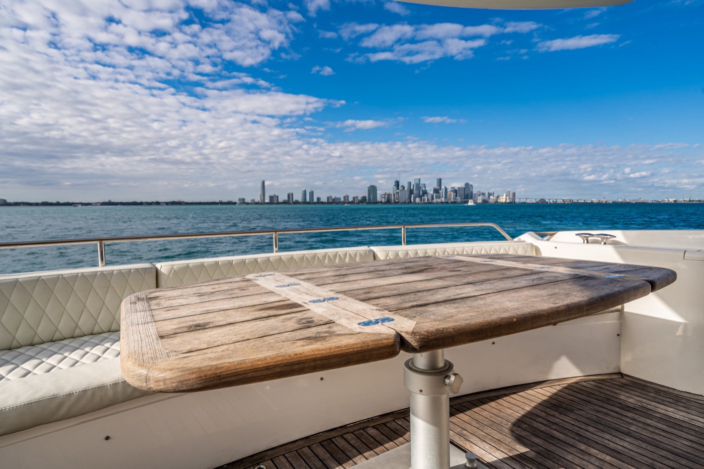 Azimut 70 — frame 26 of 50