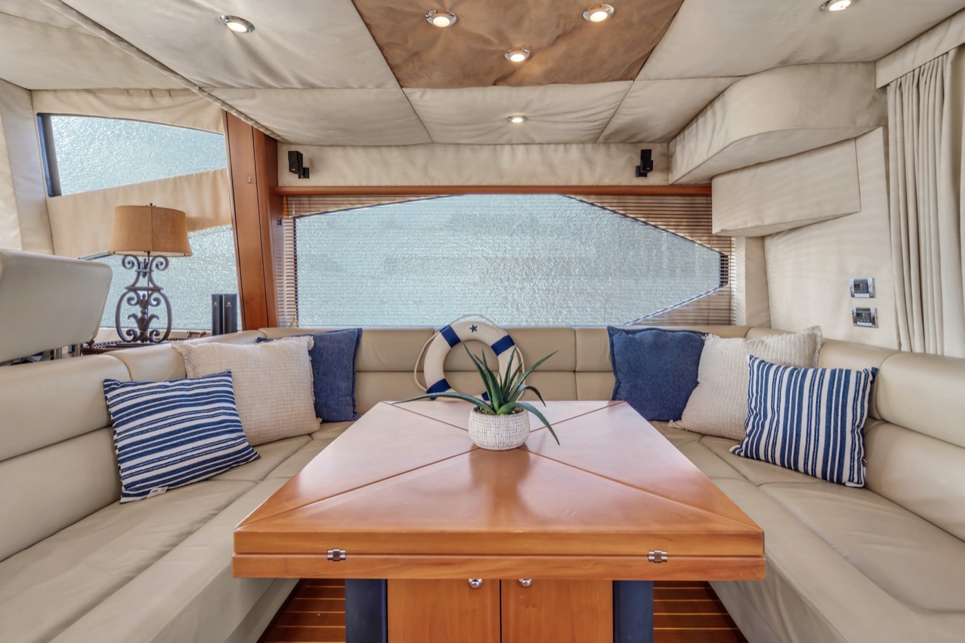 Azimut 70 — frame 35 of 50