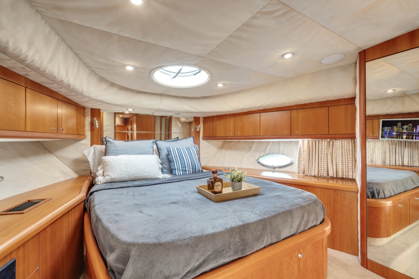 Azimut 70 — frame 47 of 50
