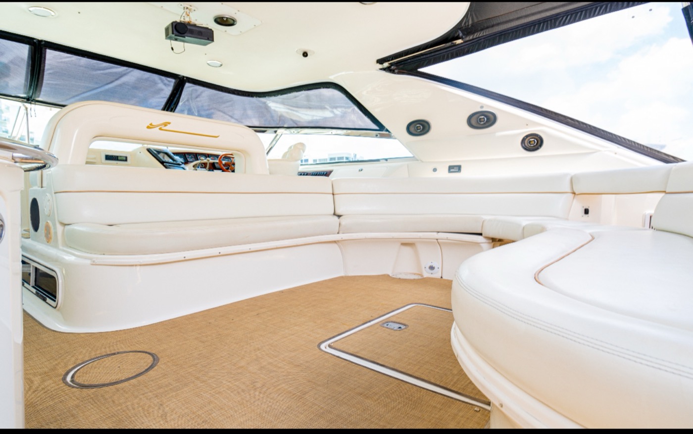 Sea Ray 70 — frame 3 of 7