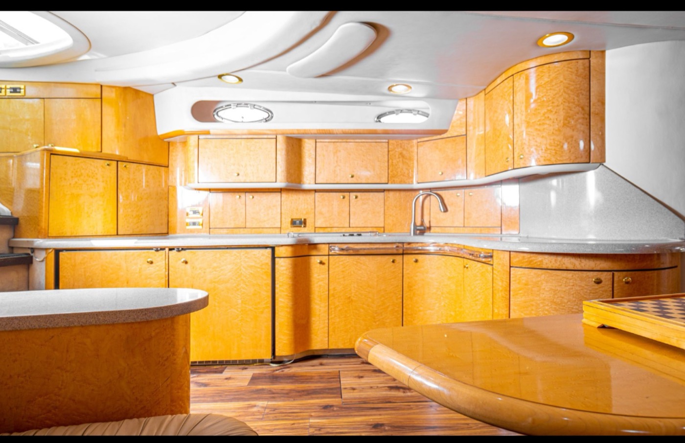 Sea Ray 70 — frame 6 of 7